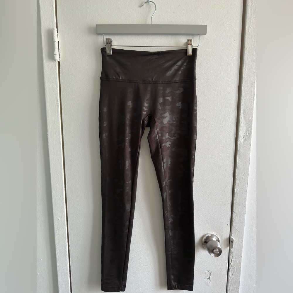 Camo Leggings Size Small Black